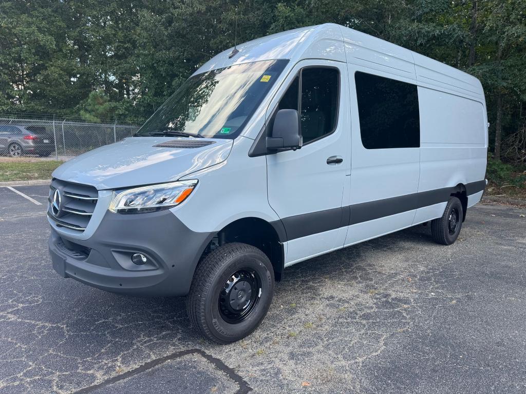 new 2025 Mercedes-Benz Sprinter 2500 car, priced at $80,573