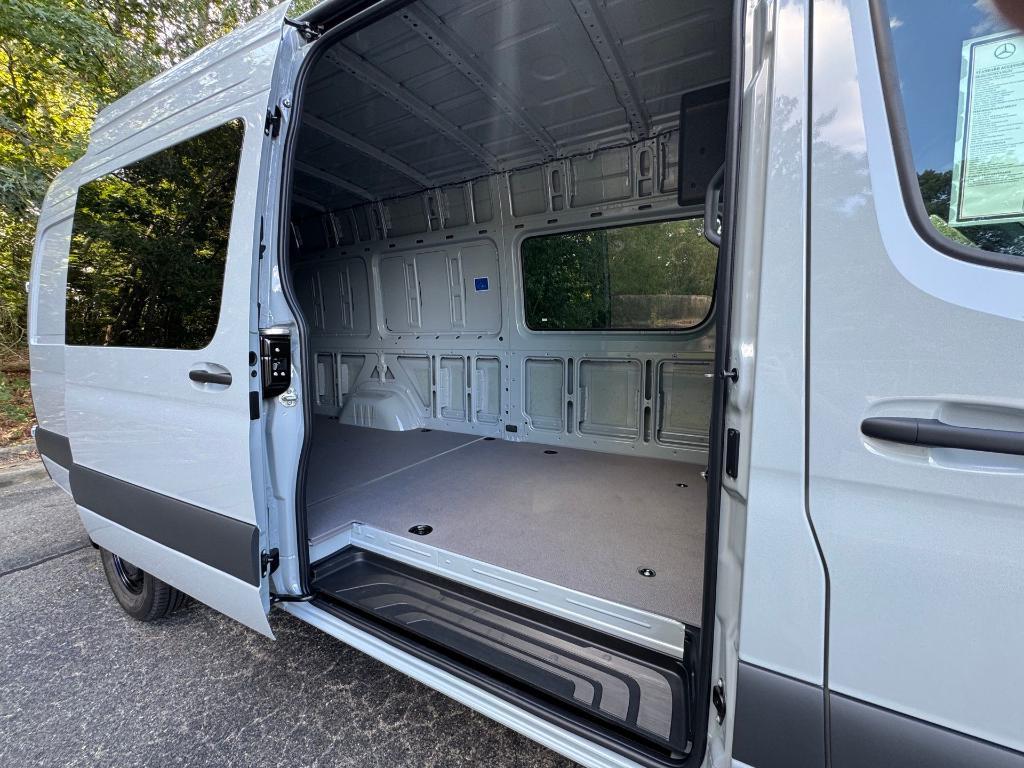 new 2025 Mercedes-Benz Sprinter 2500 car, priced at $80,573