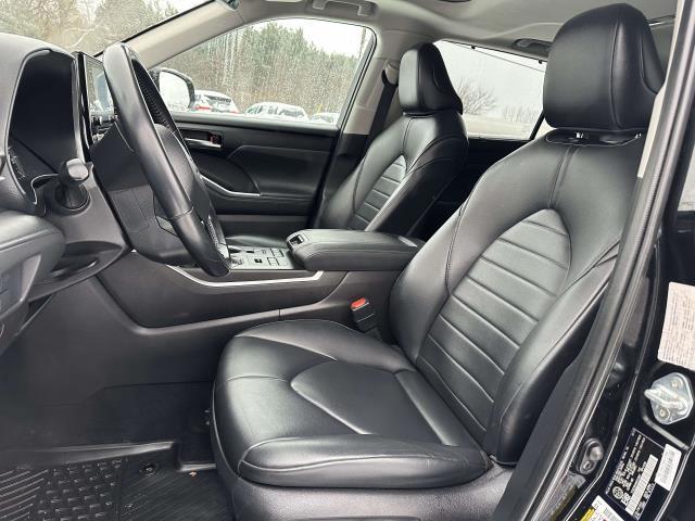 used 2021 Toyota Highlander car, priced at $27,995