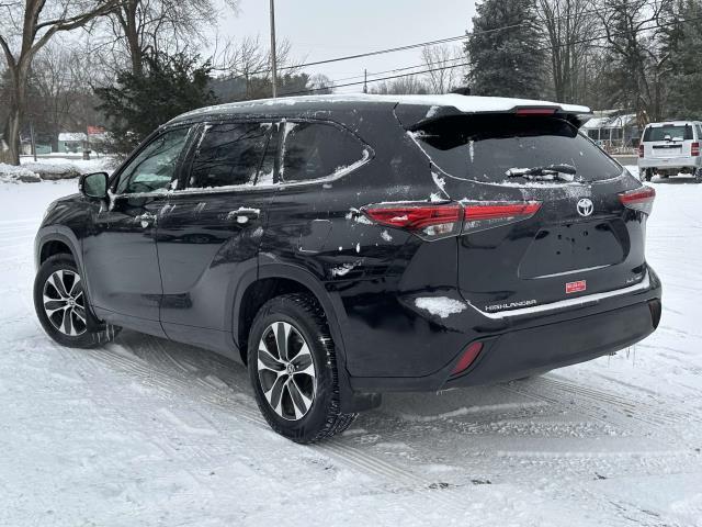 used 2021 Toyota Highlander car, priced at $27,995