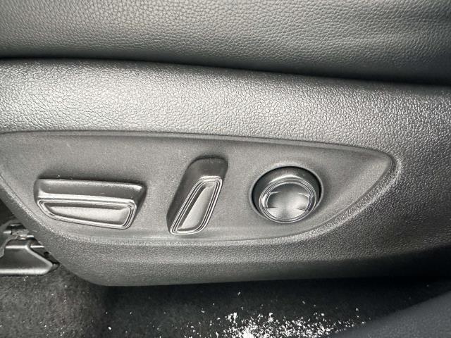 used 2021 Toyota Highlander car, priced at $27,995