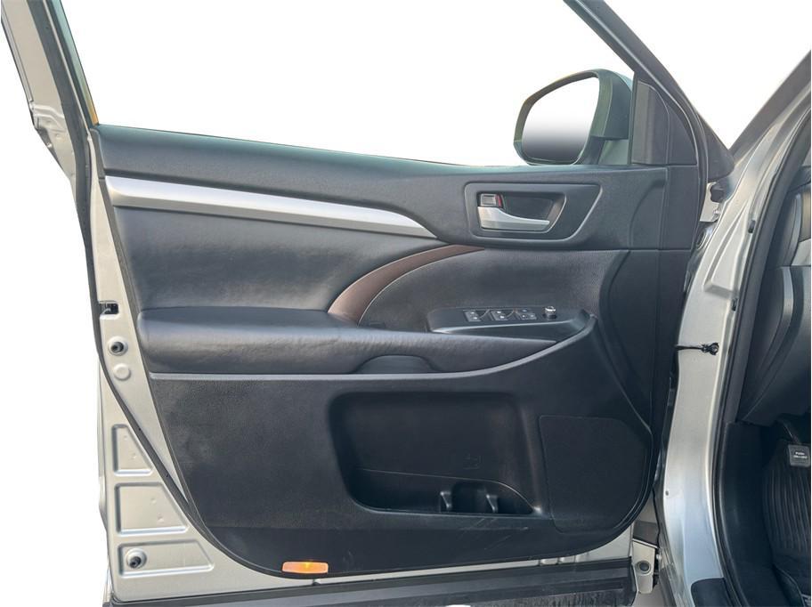 used 2017 Toyota Highlander car, priced at $18,999