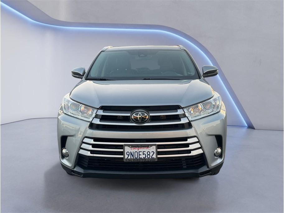 used 2017 Toyota Highlander car, priced at $18,999