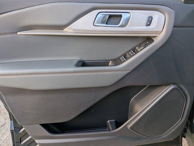 used 2025 Ford Explorer car