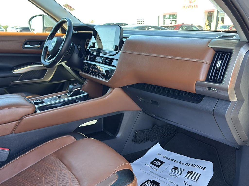 2022 Boulder Gray Pearl Nissan Pathfinder