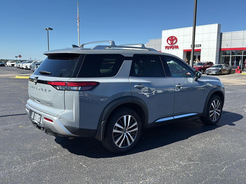 2022 Boulder Gray Pearl Nissan Pathfinder