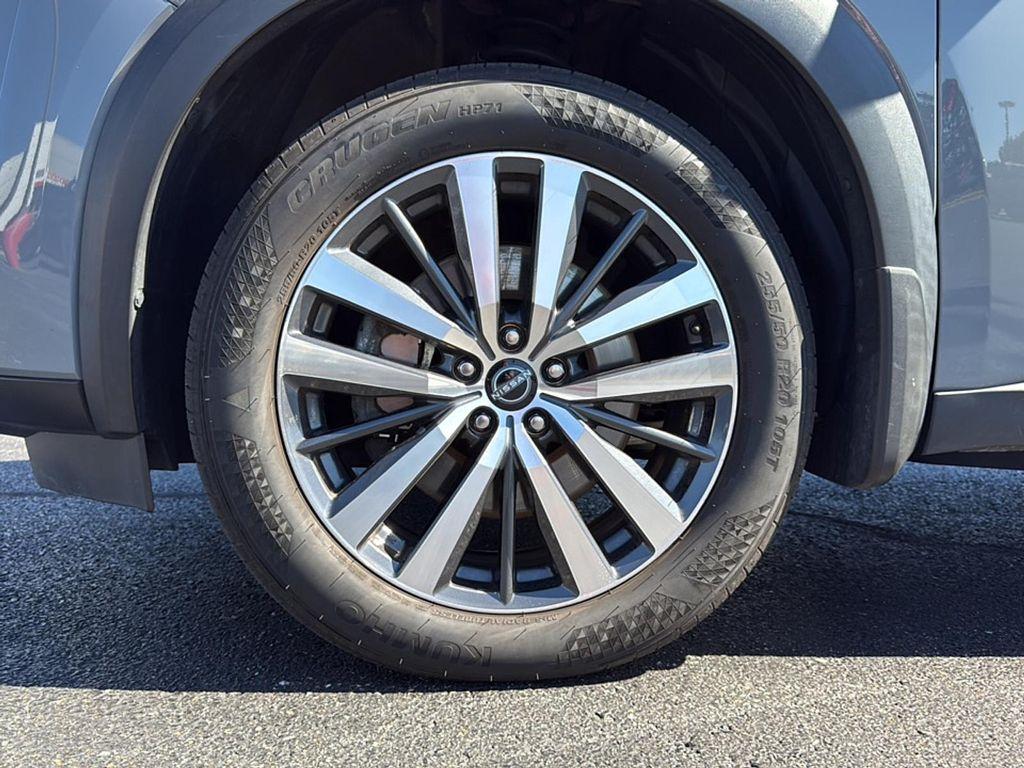 2022 Boulder Gray Pearl Nissan Pathfinder