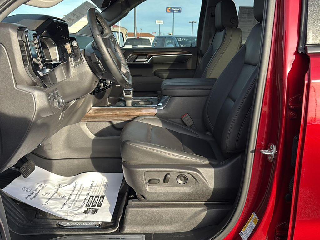 used 2025 Chevrolet Silverado 1500 car, priced at $52,983