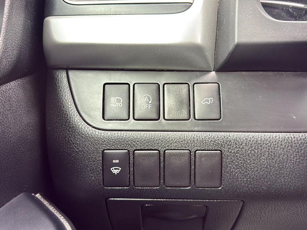 used 2018 Toyota Highlander car, priced at $19,983