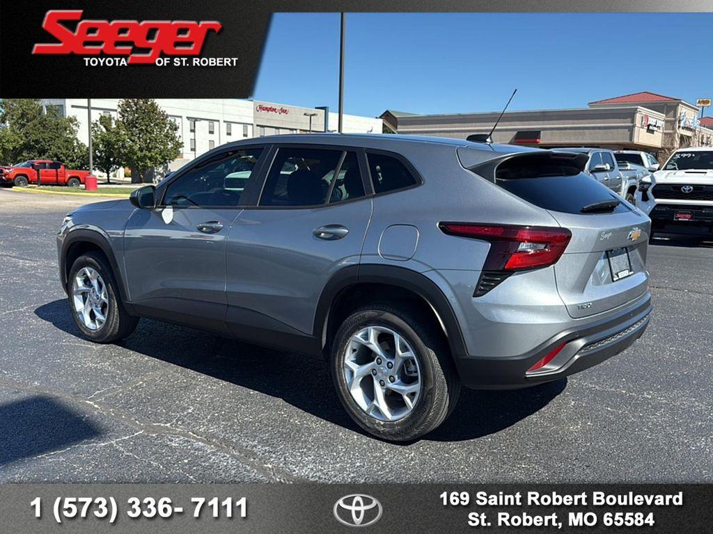 used 2025 Chevrolet Trax car, priced at $23,483