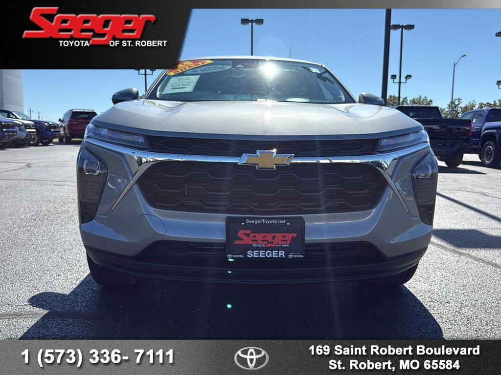 used 2025 Chevrolet Trax car, priced at $23,483