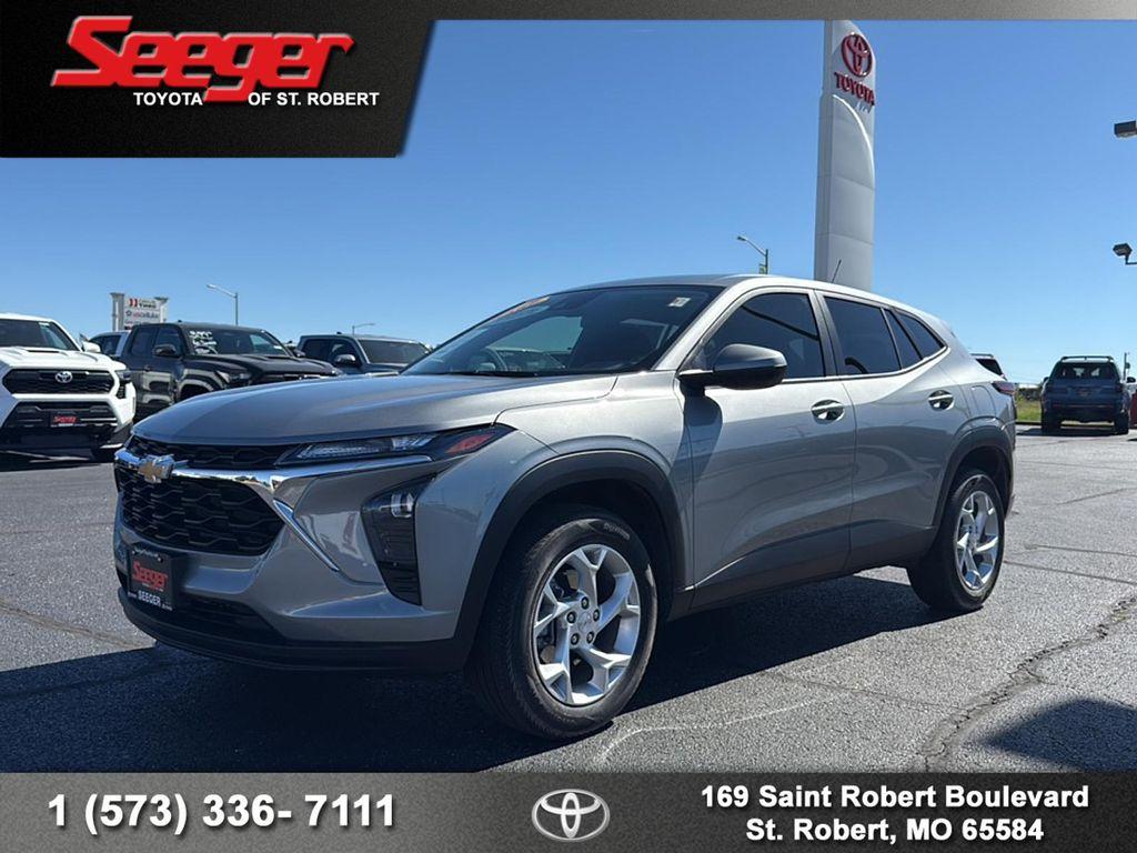 used 2025 Chevrolet Trax car, priced at $23,483