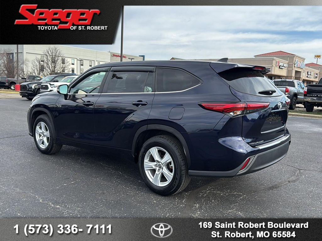 used 2023 Toyota Highlander car, priced at $33,983