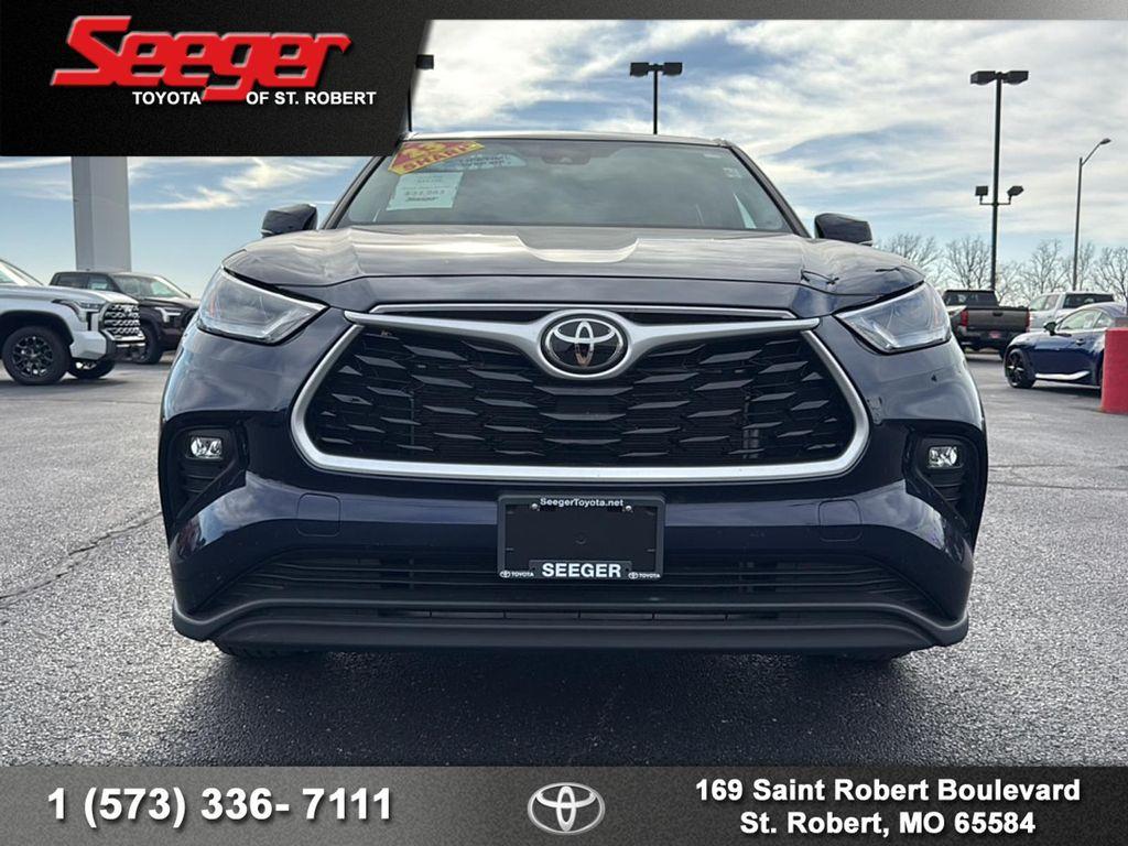 used 2023 Toyota Highlander car, priced at $33,983