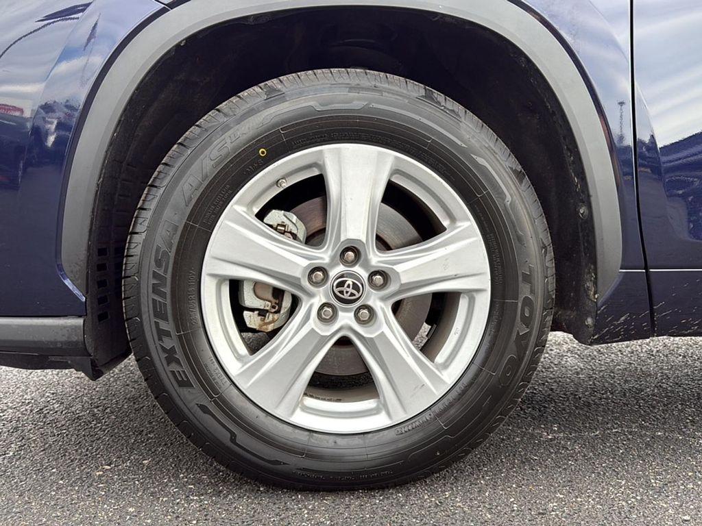 used 2023 Toyota Highlander car, priced at $33,983