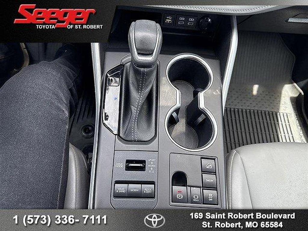 used 2023 Toyota Highlander car, priced at $31,983