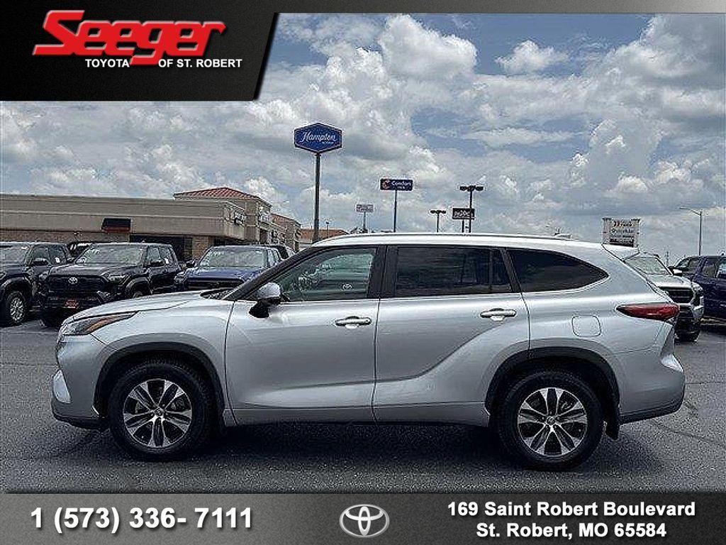used 2023 Toyota Highlander car, priced at $31,983