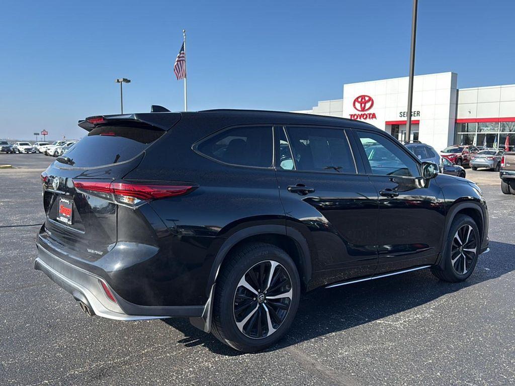 used 2021 Toyota Highlander car, priced at $28,983