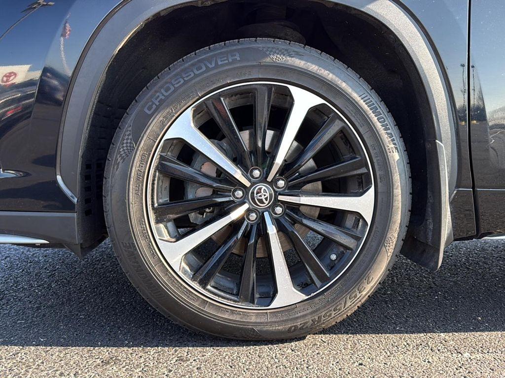 used 2021 Toyota Highlander car, priced at $28,983