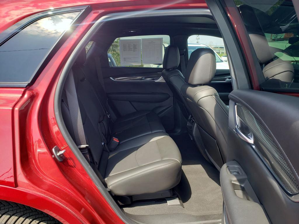 used 2021 Cadillac XT5 car, priced at $28,981