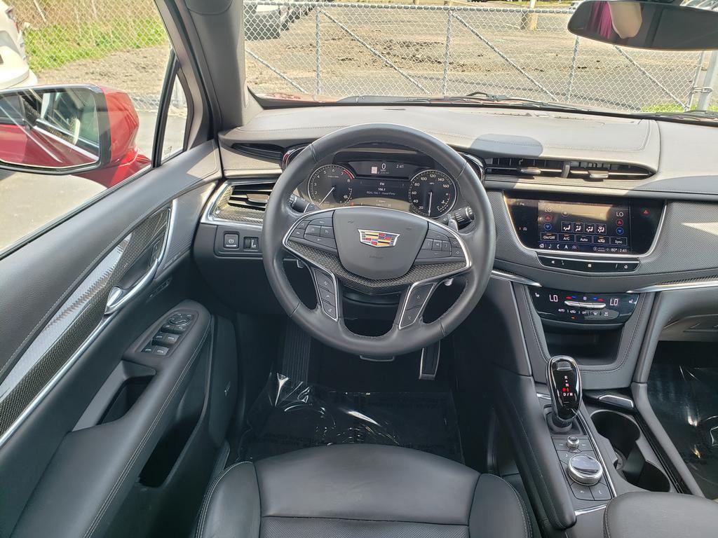 used 2021 Cadillac XT5 car, priced at $28,981