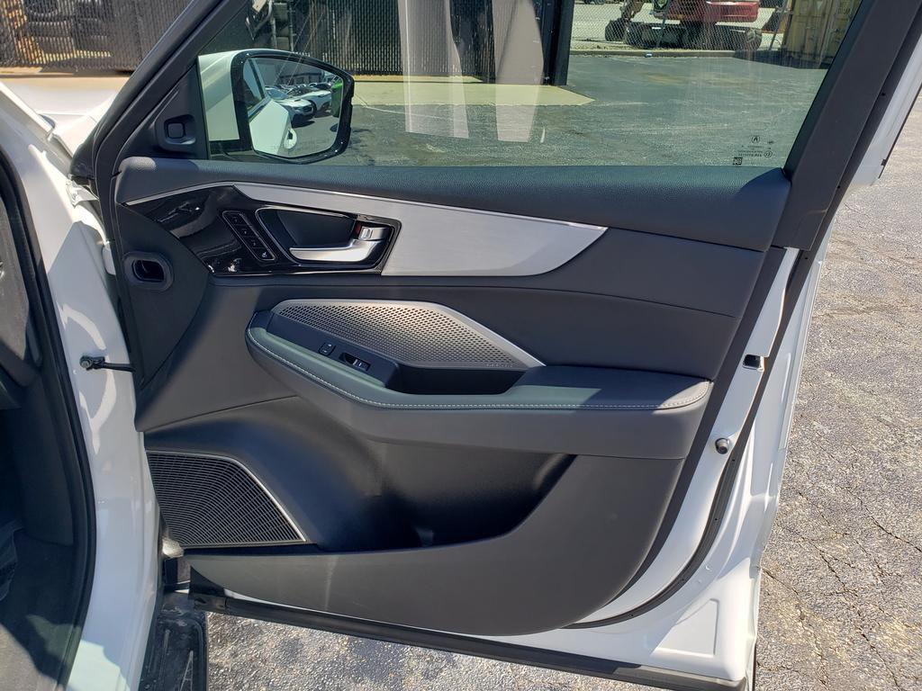 used 2023 Acura MDX car, priced at $43,281