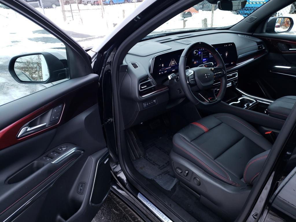 used 2024 Chevrolet Traverse car, priced at $45,484