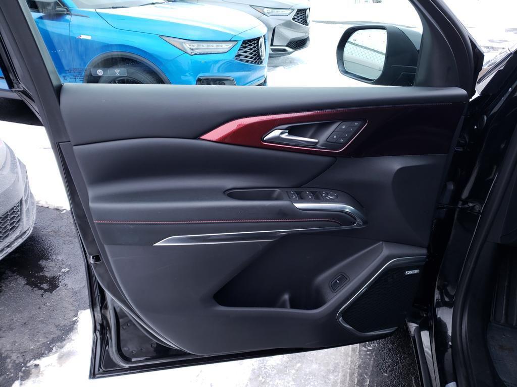 used 2024 Chevrolet Traverse car, priced at $45,484