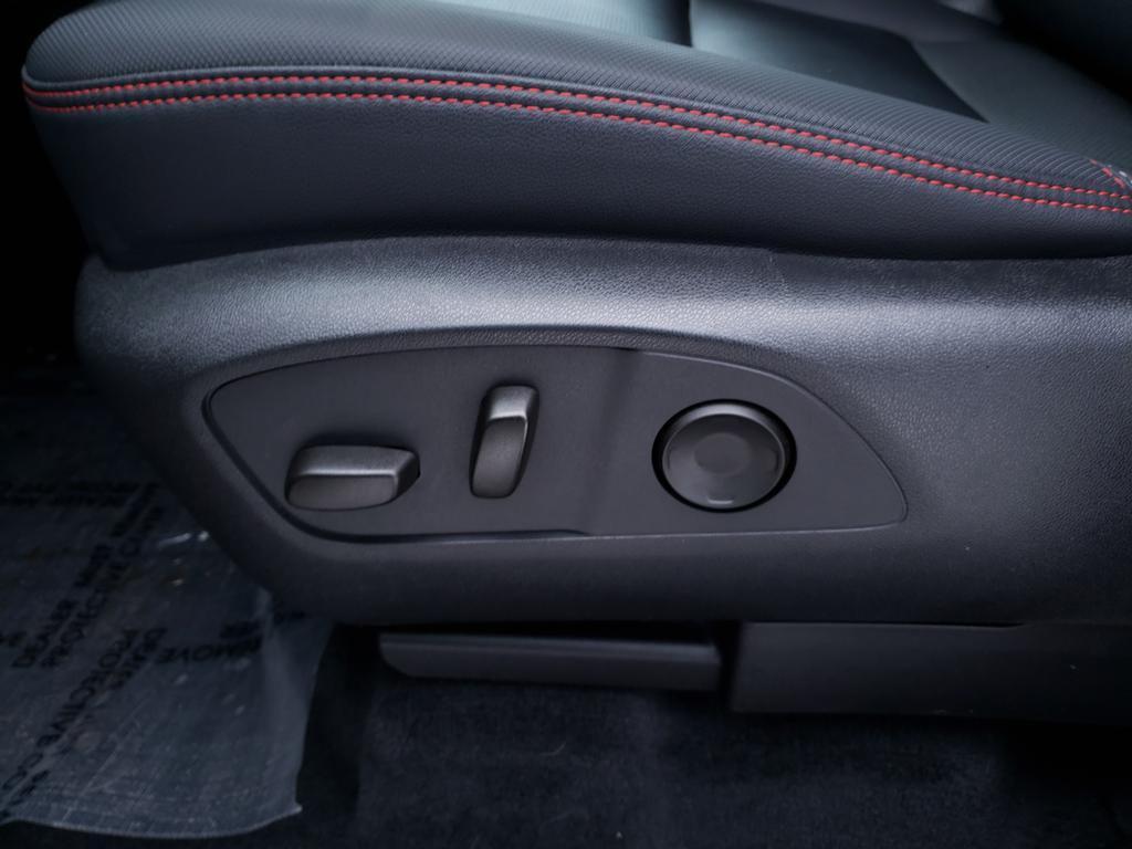 used 2024 Chevrolet Traverse car, priced at $45,484