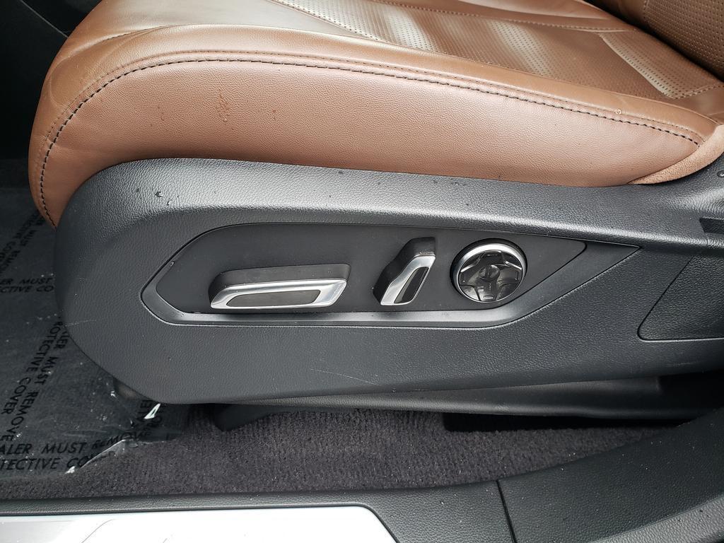 used 2023 Acura RDX car, priced at $36,324