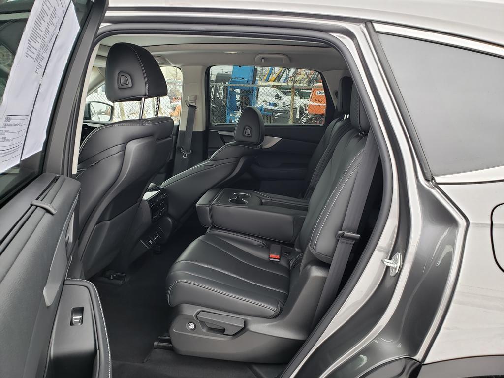 used 2023 Acura MDX car, priced at $40,624