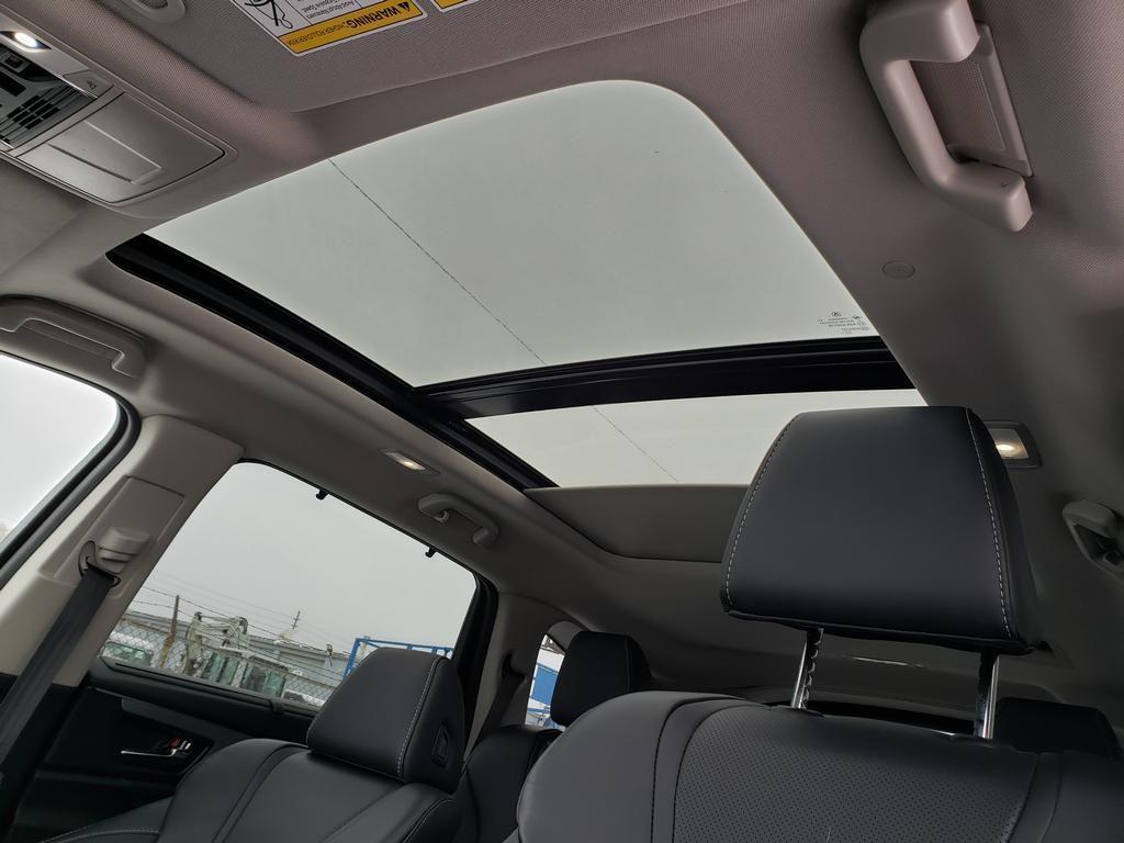 used 2023 Acura MDX car, priced at $40,624