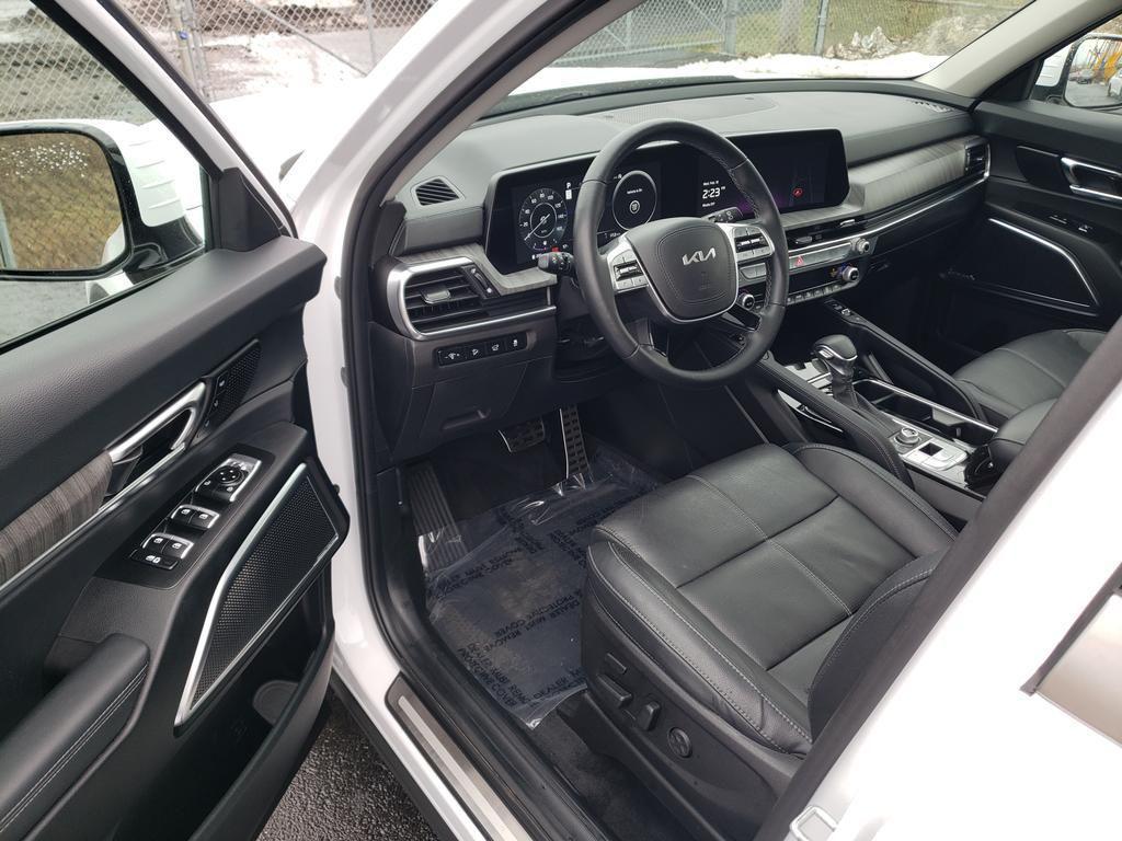 used 2024 Kia Telluride car, priced at $37,592