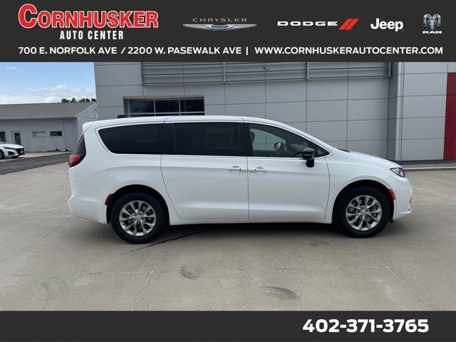 new 2025 Chrysler Pacifica car, priced at $47,440