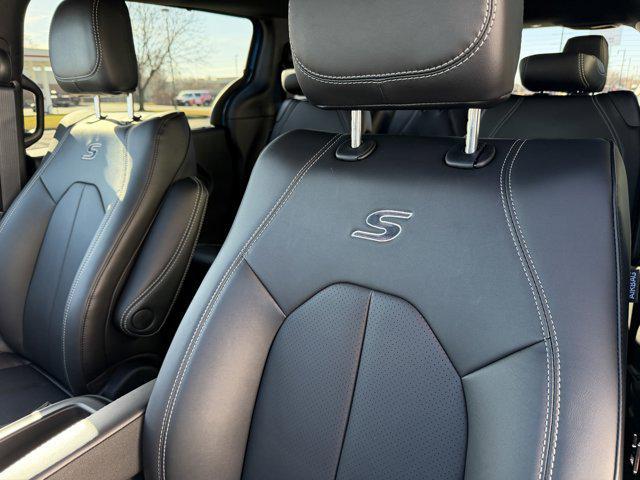 new 2026 Chrysler Pacifica car, priced at $53,220
