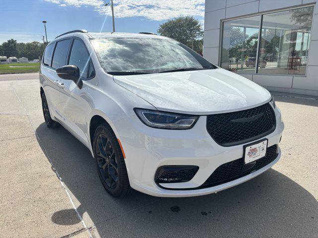 new 2026 Chrysler Pacifica car, priced at $55,375