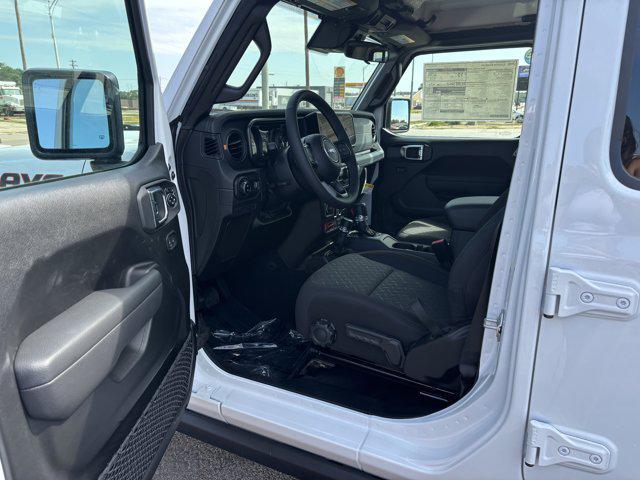 new 2025 Jeep Gladiator car, priced at $55,985