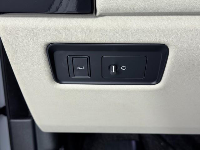 used 2021 Land Rover Range Rover car, priced at $35,000