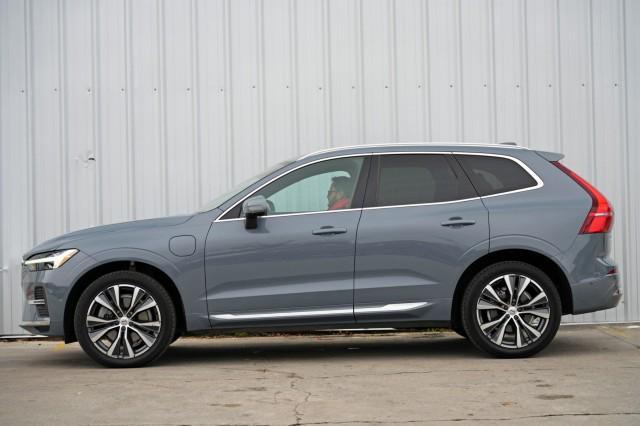 used 2022 Volvo XC60 Recharge Plug-In Hybrid car, priced at $28,000