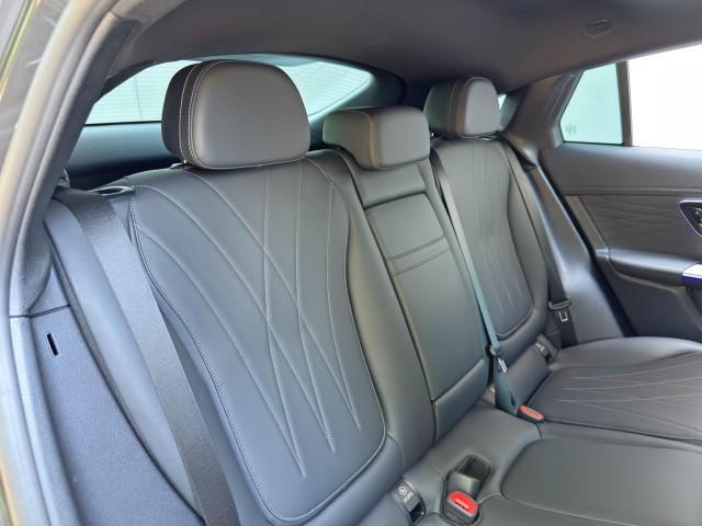 Mercedes-Benz GLC view 45