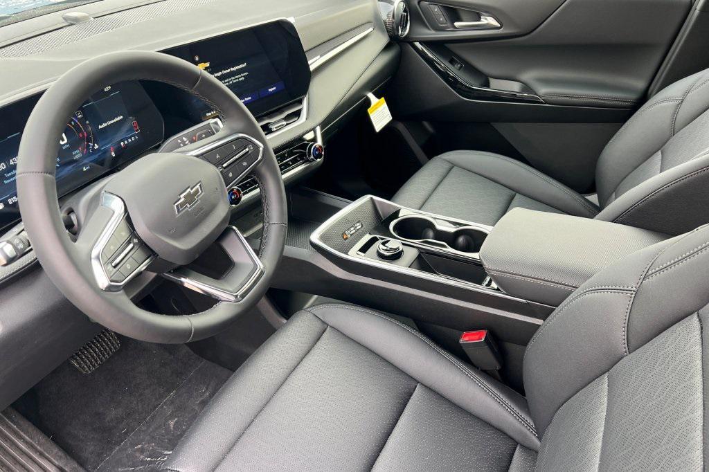 new 2026 Chevrolet Equinox car, priced at $33,030