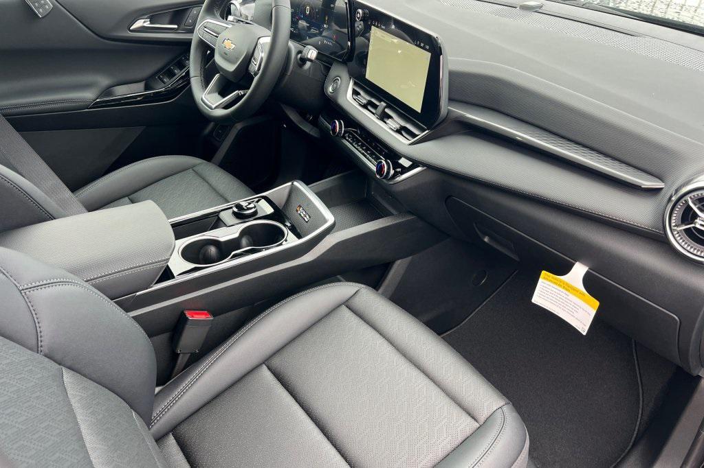 new 2026 Chevrolet Equinox car, priced at $32,735