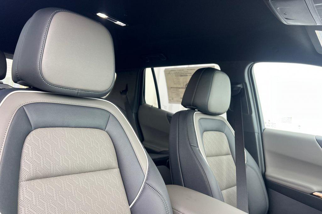 new 2026 Chevrolet Equinox car, priced at $33,080