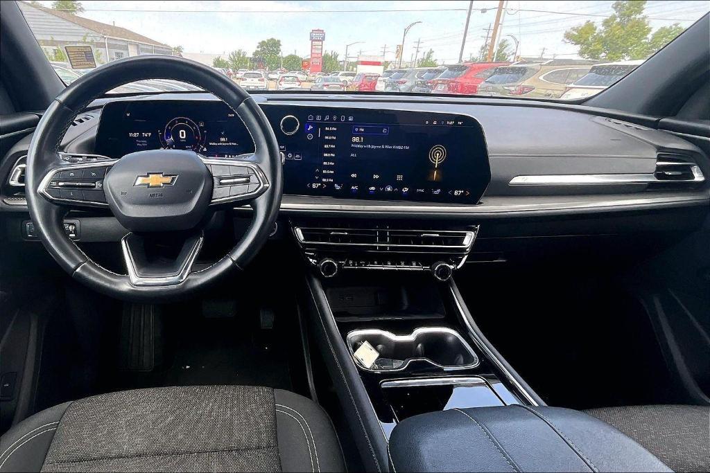 used 2024 Chevrolet Traverse car, priced at $32,500