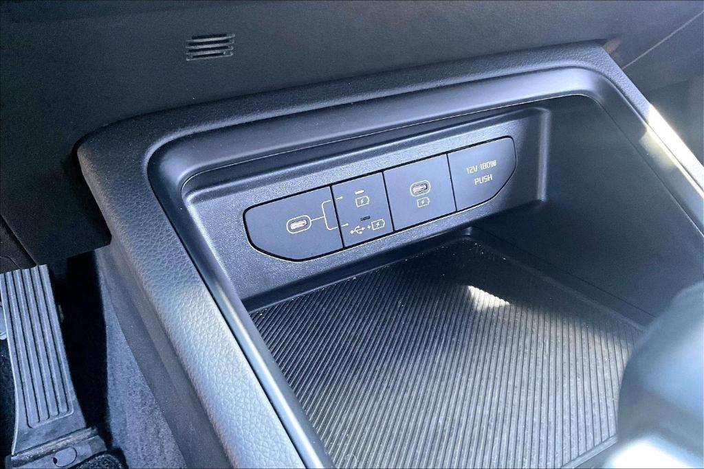 used 2025 Kia K5 car, priced at $21,000