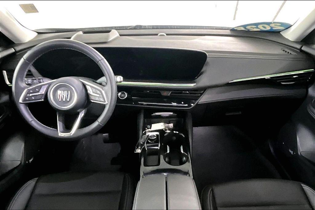 used 2025 Buick Envision car, priced at $22,800