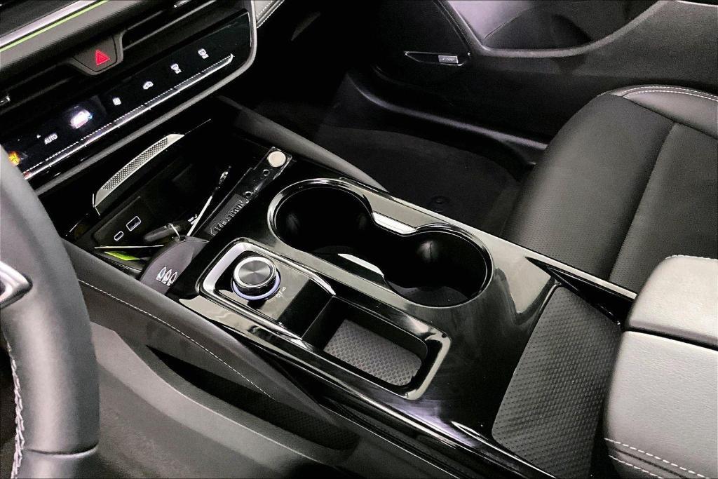 used 2025 Buick Envision car, priced at $22,800