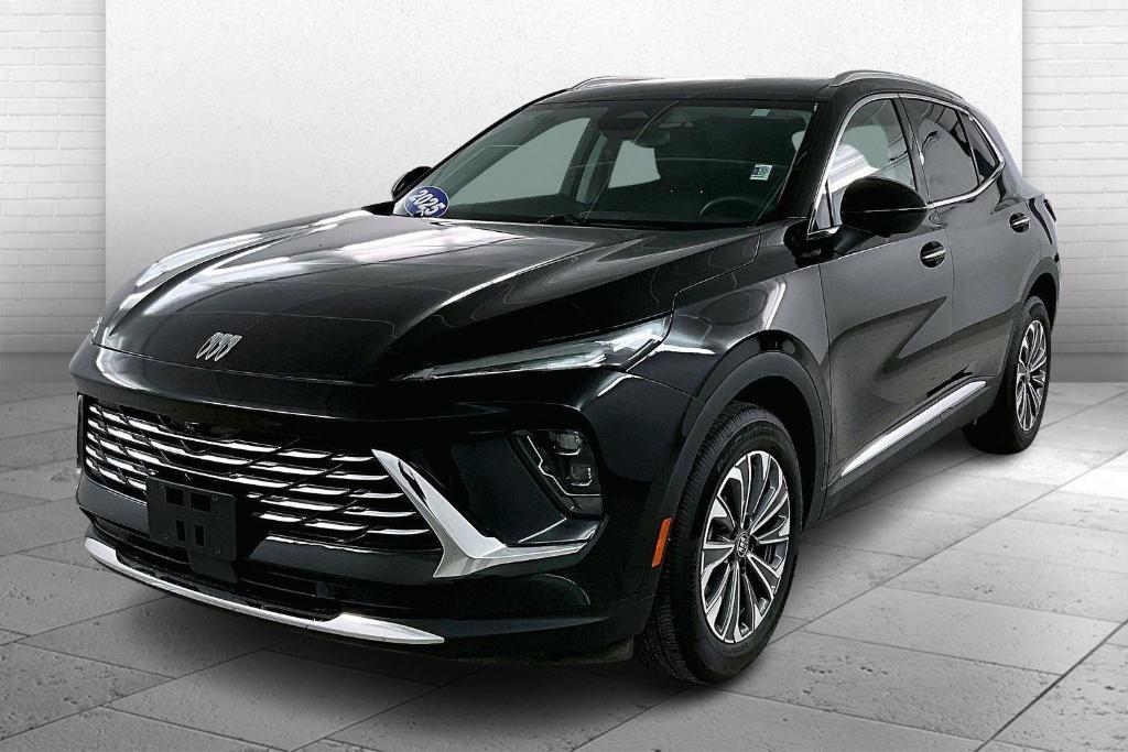 used 2025 Buick Envision car, priced at $22,800