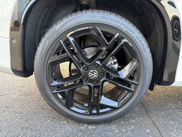 new 2026 Volkswagen Tiguan car, priced at $37,152