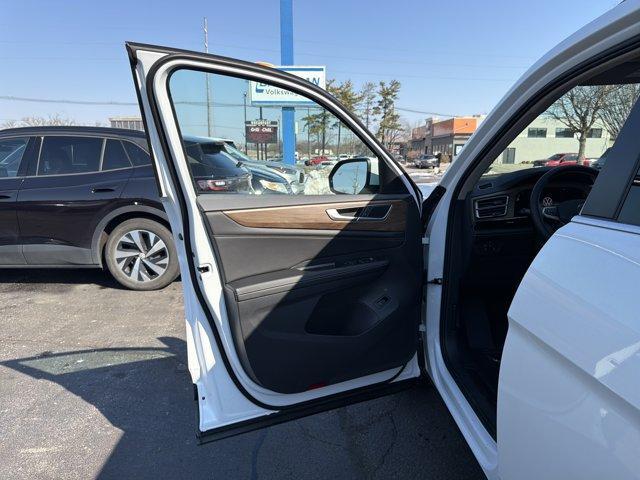 new 2026 Volkswagen Atlas car, priced at $43,898